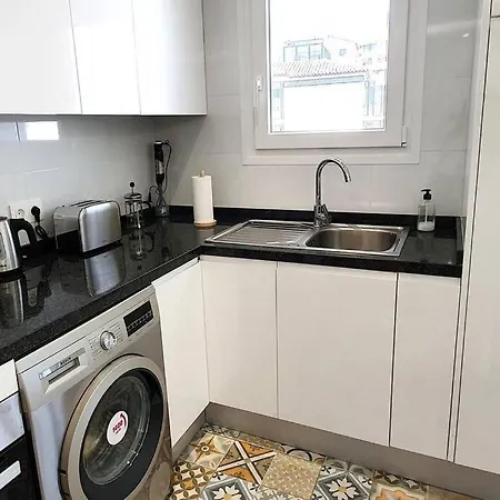 Modern Two Bedroom In Centre