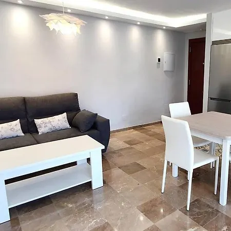 Διαμέρισμα Modern Two Bedroom In Centre Μαρμπέλλα