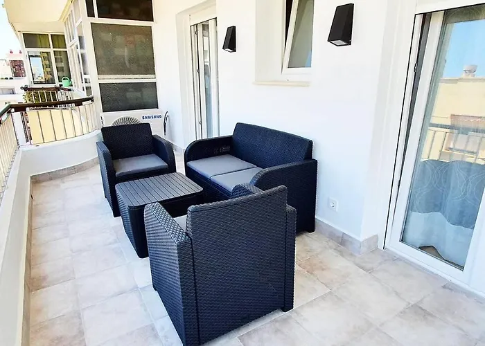 Modern Two Bedroom In Centre Апартаменты *
