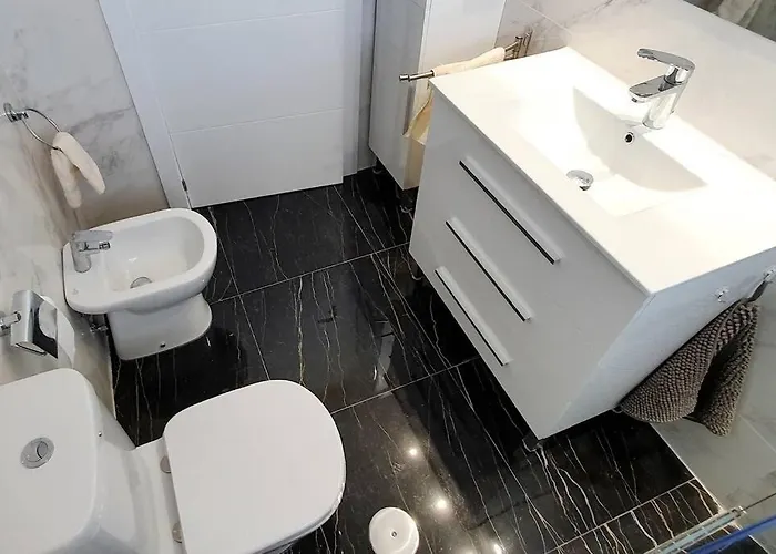 Modern Two Bedroom In Centre